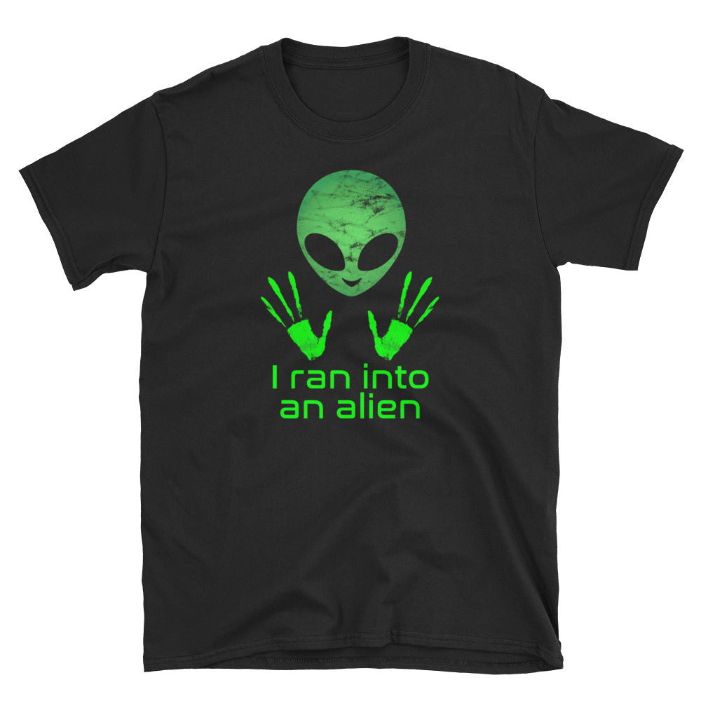 UFO Ran Into An Alien  T-Shirt S-3XL
